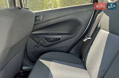Хэтчбек Ford Fiesta 2012 в 