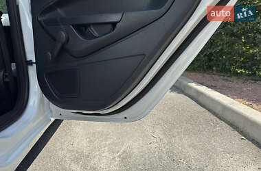 Хэтчбек Ford Fiesta 2012 в 