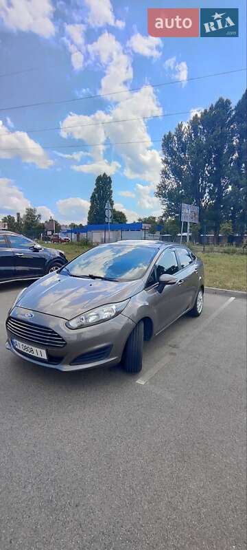 Седан Ford Fiesta 2013 в Киеве