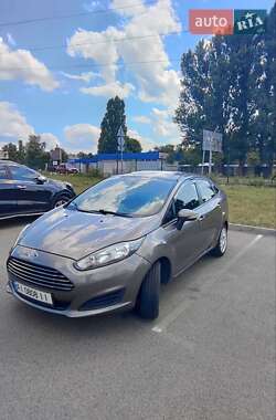 Седан Ford Fiesta 2013 в 