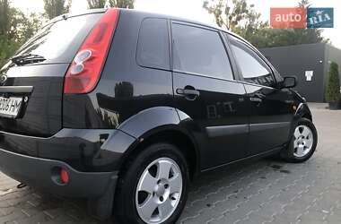 Хэтчбек Ford Fiesta 2007 в 
