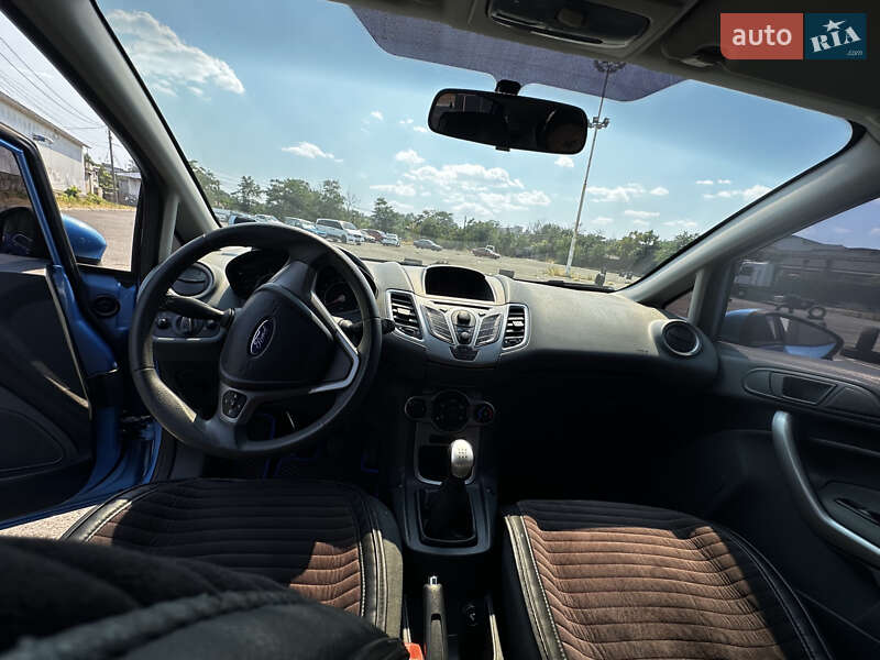 Хэтчбек Ford Fiesta 2010 в Одессе