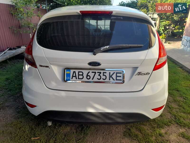 Хэтчбек Ford Fiesta 2010 в Литине