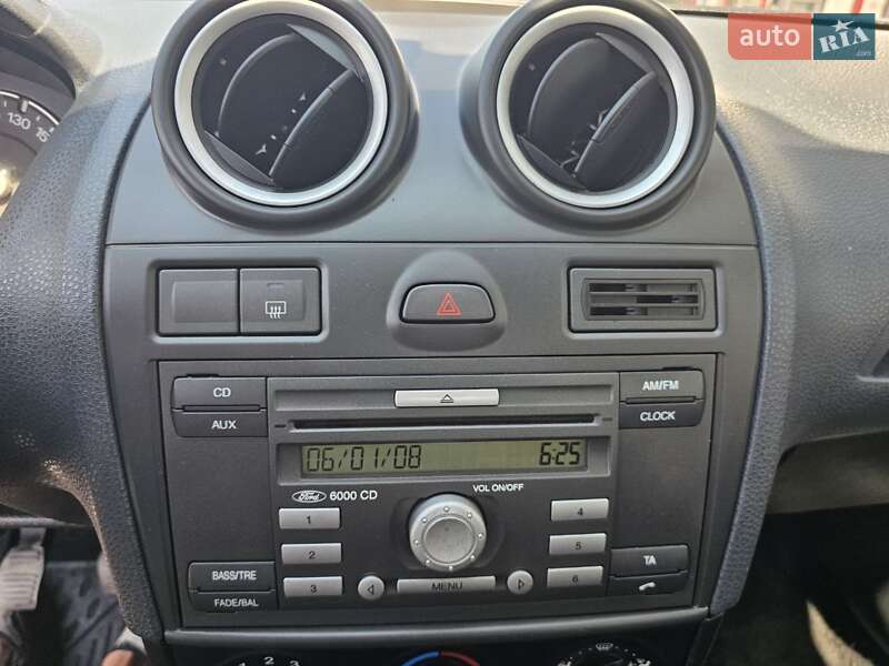 Хэтчбек Ford Fiesta 2008 в Виннице
