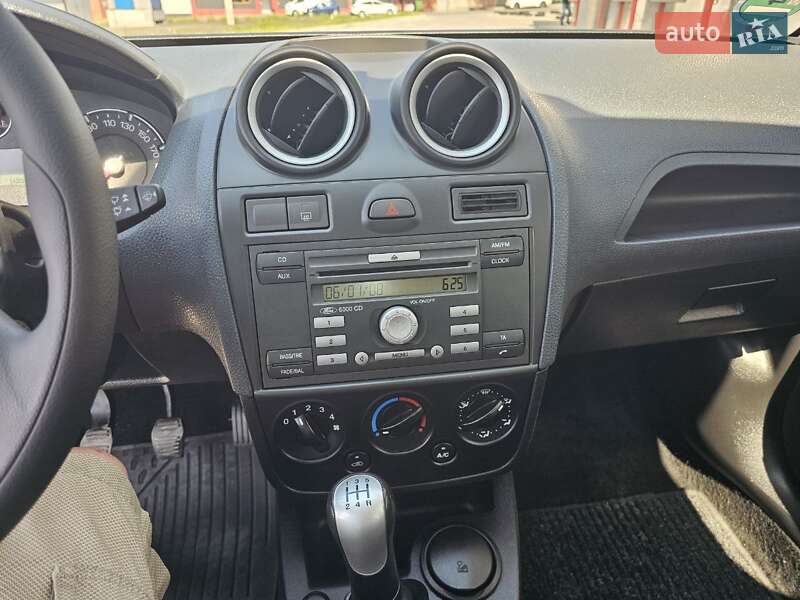 Хэтчбек Ford Fiesta 2008 в Виннице