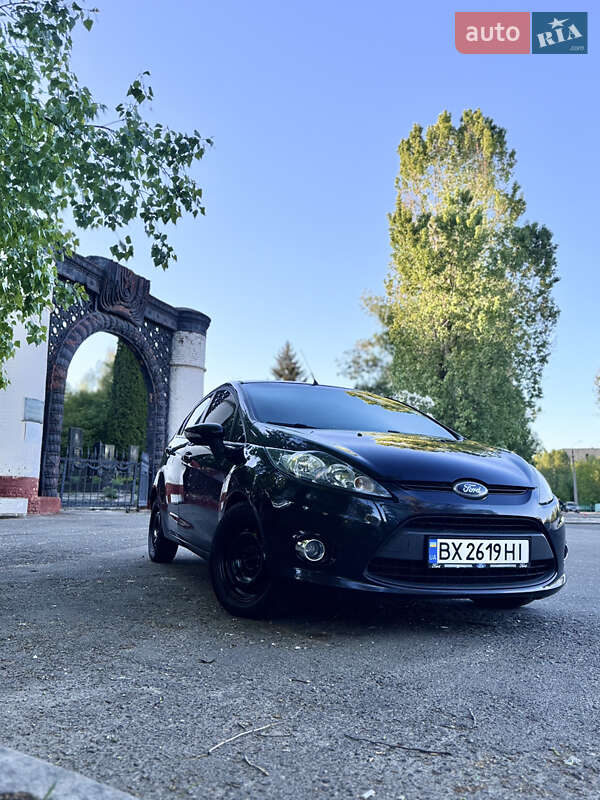 Хэтчбек Ford Fiesta 2012 в Киеве