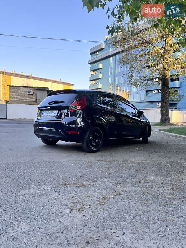 Хэтчбек Ford Fiesta 2012 в Киеве
