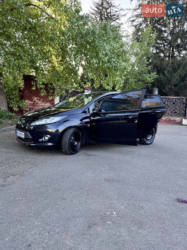 Хэтчбек Ford Fiesta 2012 в Киеве