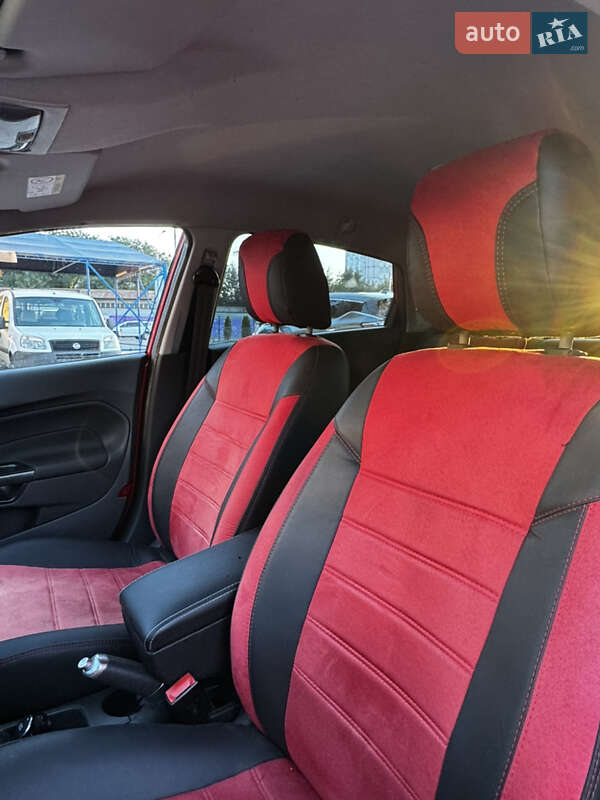 Хэтчбек Ford Fiesta 2015 в Запорожье
