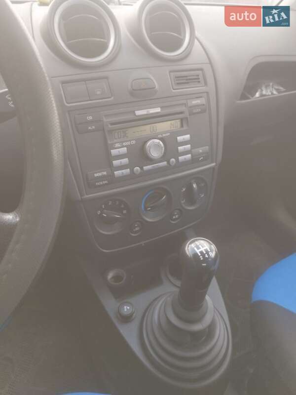 Хэтчбек Ford Fiesta 2006 в Киеве