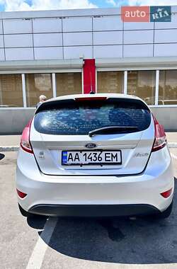 Хэтчбек Ford Fiesta 2018 в 