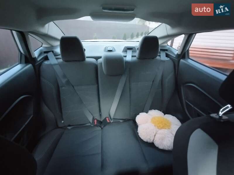 Седан Ford Fiesta 2017 в Ивано-Франковске
