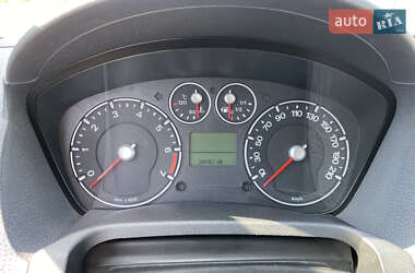 Хэтчбек Ford Fiesta 2006 в 