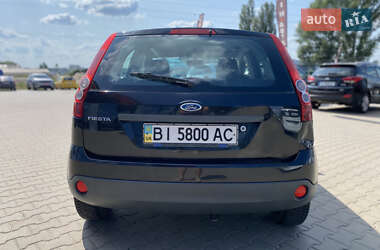 Хэтчбек Ford Fiesta 2006 в 