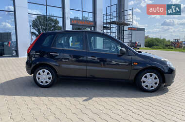 Хэтчбек Ford Fiesta 2006 в 