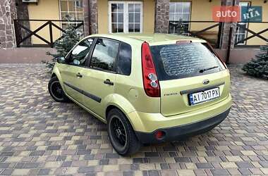 Хэтчбек Ford Fiesta 2007 в 