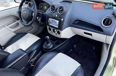 Хэтчбек Ford Fiesta 2007 в 