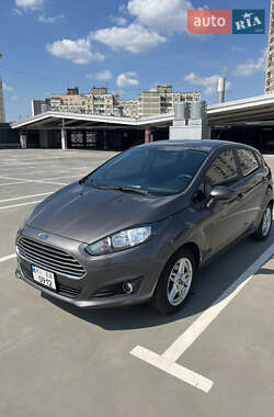 Хэтчбек Ford Fiesta 2018 в 