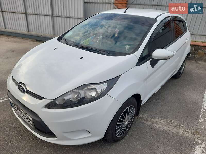 Хэтчбек Ford Fiesta 2010 в Литине