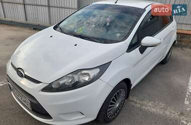 Хэтчбек Ford Fiesta 2010 в 