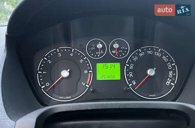 Хэтчбек Ford Fiesta 2007 в 