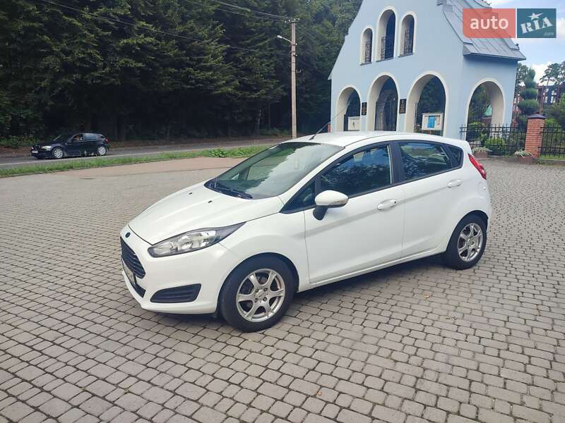 Хэтчбек Ford Fiesta 2014 в Львове