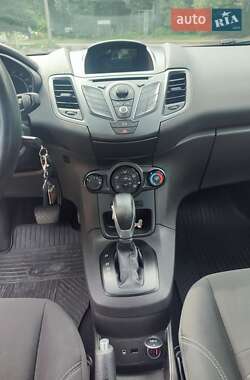 Хэтчбек Ford Fiesta 2014 в 