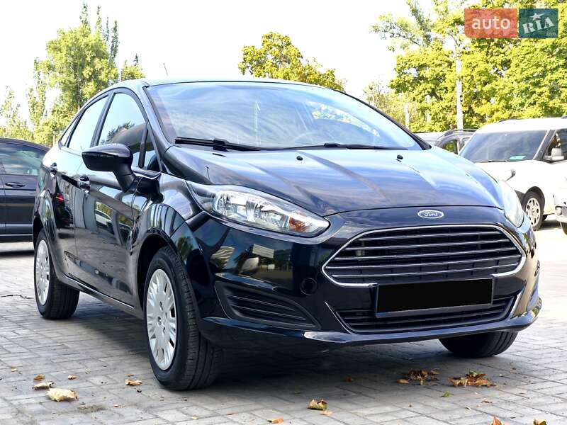 Седан Ford Fiesta 2018 в Днепре