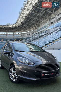 Седан Ford Fiesta 2014 в 