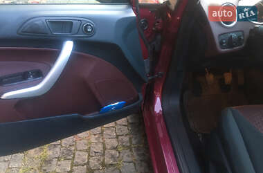 Хэтчбек Ford Fiesta 2010 в 
