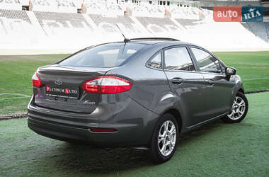 Седан Ford Fiesta 2014 в 