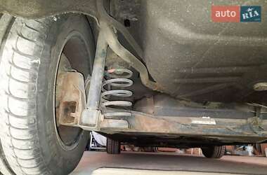 Хэтчбек Ford Fiesta 2006 в 