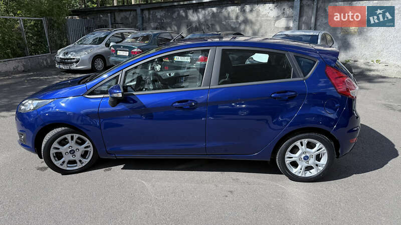 Хэтчбек Ford Fiesta 2016 в Киеве