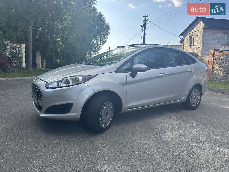 Седан Ford Fiesta 2016 в Киеве