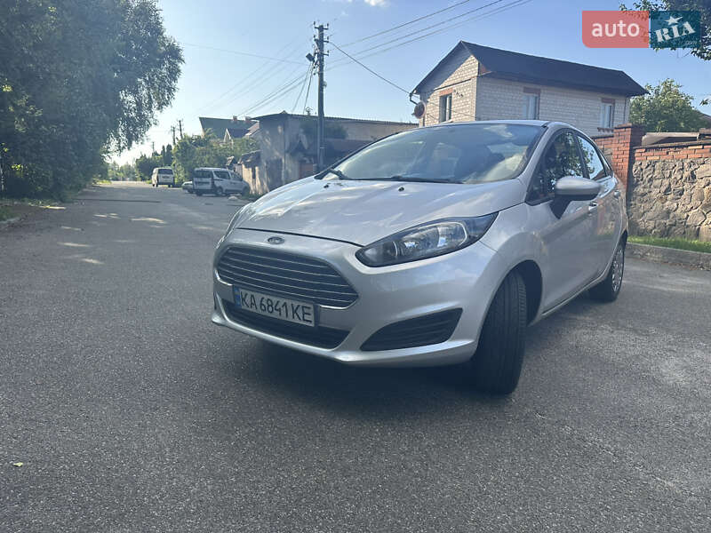 Седан Ford Fiesta 2016 в Киеве