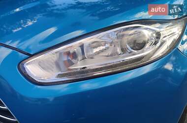 Хэтчбек Ford Fiesta 2015 в 