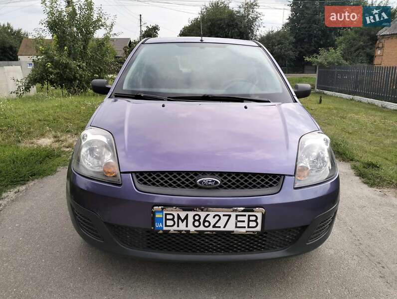Хэтчбек Ford Fiesta 2006 в 