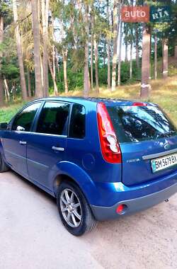 Хэтчбек Ford Fiesta 2006 в 