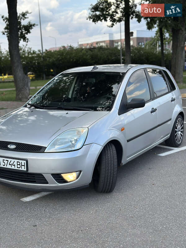 Хэтчбек Ford Fiesta 2003 в Киеве
