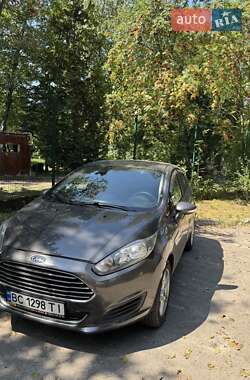 Хэтчбек Ford Fiesta 2018 в 
