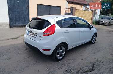 Хэтчбек Ford Fiesta 2011 в 