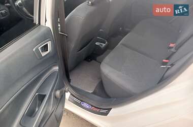 Хэтчбек Ford Fiesta 2011 в 