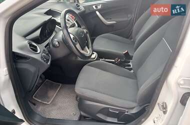 Хэтчбек Ford Fiesta 2011 в 
