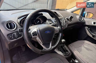 Хэтчбек Ford Fiesta 2016 в 