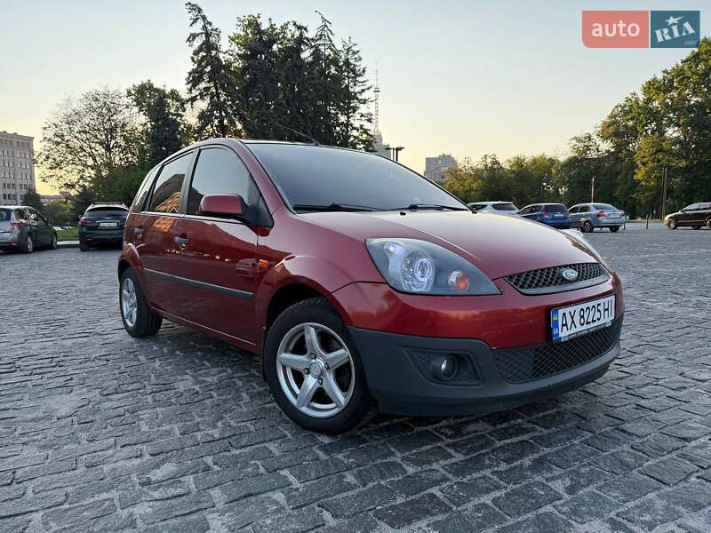 Хэтчбек Ford Fiesta 2007 в Киеве