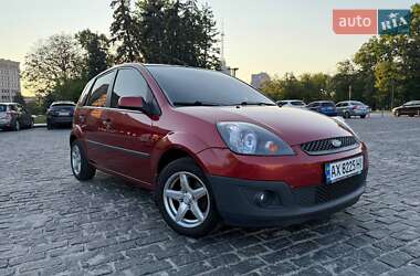 Хэтчбек Ford Fiesta 2007 в 