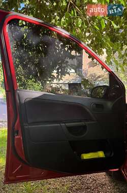 Хэтчбек Ford Fiesta 2007 в 