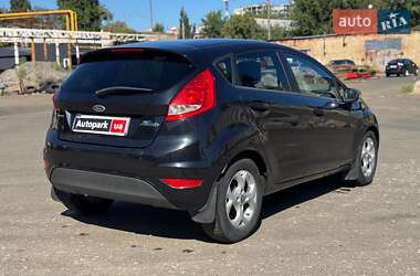 Хэтчбек Ford Fiesta 2011 в 