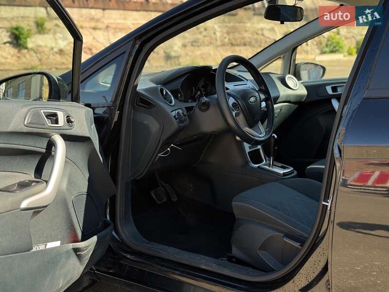Хэтчбек Ford Fiesta 2011 в Киеве
