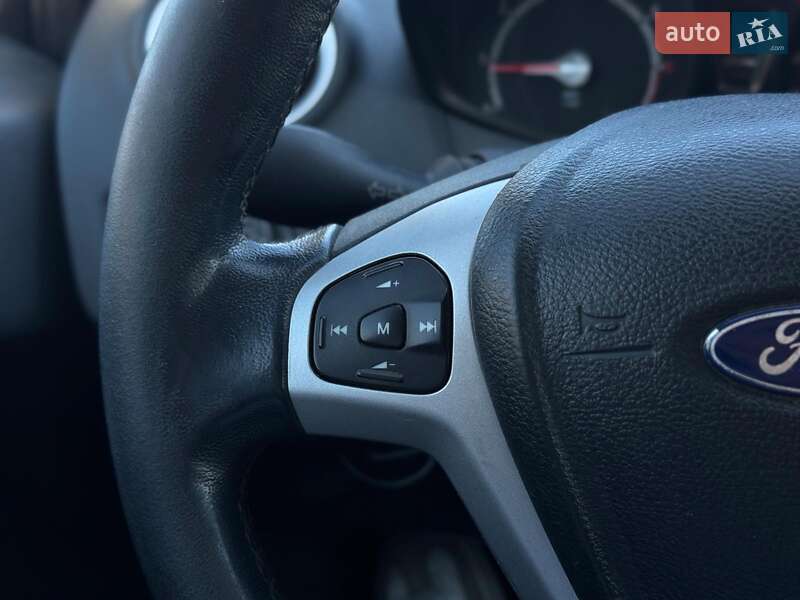Хэтчбек Ford Fiesta 2011 в Киеве